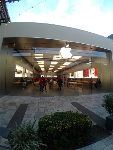 Computer Store «Apple Valencia Town Center», reviews and photos, 24201 West Valencia Boulevard, Valencia, CA 91355, USA