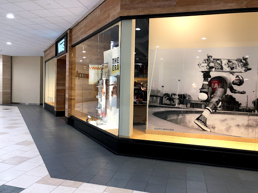 Shoe Store «Vans», reviews and photos, 14200 E Alameda Ave #1015a, Aurora, CO 80012, USA