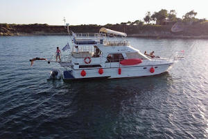 Kefalonia, Lixouri cruises by Gloria image