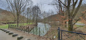 Durbuy Kayak Parking Aan De Ourthe