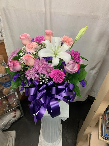 Florist «Hollywood Florist», reviews and photos, 1700 Stuyvesant Ave, Union, NJ 07083, USA