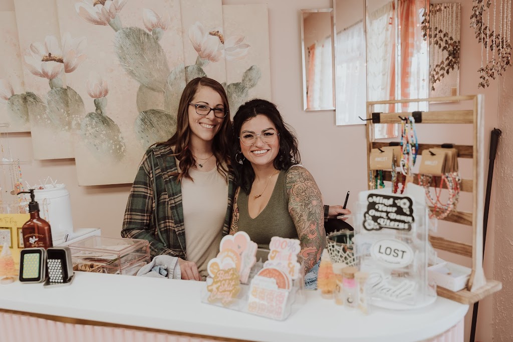 Headrush a Salon & Boutique Parlor 67212