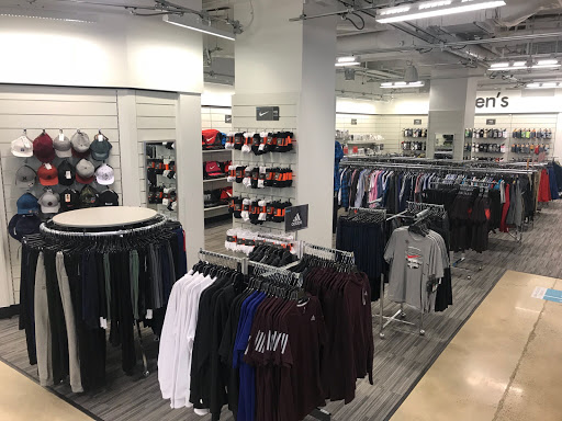 Department Store «Nordstrom Rack 12th Street», reviews and photos, 555 12th St NW c120, Washington, DC 20004, USA