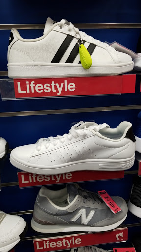 Sporting Goods Store «Big 5 Sporting Goods - Wilshire», reviews and photos, 6601 Wilshire Blvd, Los Angeles, CA 90048, USA