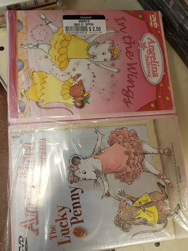 Thrift Store «Goodwill Retail & Donation Center», reviews and photos, 10351 Corkscrew Commons Dr, Estero, FL 33928, USA