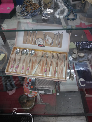 Thrift Store «Boomerangs Jamaica Plain», reviews and photos, 716 Centre St, Jamaica Plain, MA 02130, USA