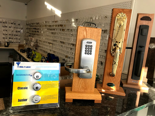 Locksmith «Chicago Locksmiths», reviews and photos, 2048 N Milwaukee Ave, Chicago, IL 60647, USA