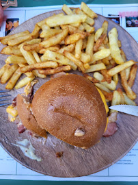 Plats et boissons du Restaurant de hamburgers Mister Burger à Lion-sur-Mer - n°18