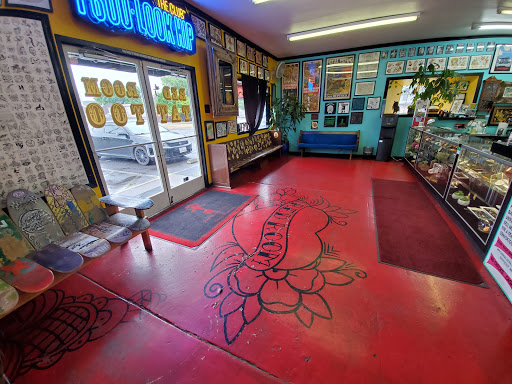 Tattoo Shop «Red Room Tattoo», reviews and photos, 231 Nord Ave, Chico, CA 95928, USA