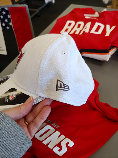 Shoe Store «Hibbett Sports», reviews and photos, 2402 James L Redman Pkwy #2, Plant City, FL 33566, USA