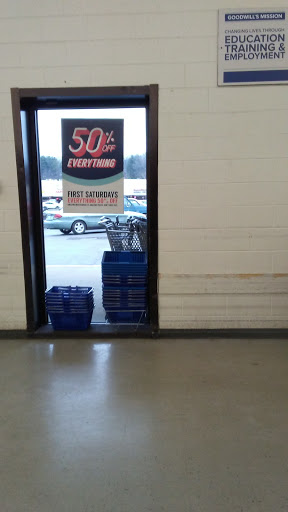 Thrift Store «Goodwill Industries of Middle Tennessee», reviews and photos, 575 S Jefferson Ave, Cookeville, TN 38501, USA