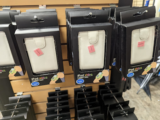 Thrift Store «Goodwill Store & Donation Center», reviews and photos, 28901 S Western Ave, Rancho Palos Verdes, CA 90275, USA