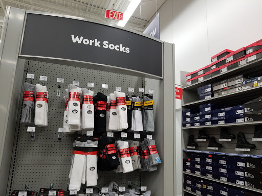 Sporting Goods Store «Academy Sports + Outdoors», reviews and photos, 113 S Cox Creek Pkwy, Florence, AL 35630, USA