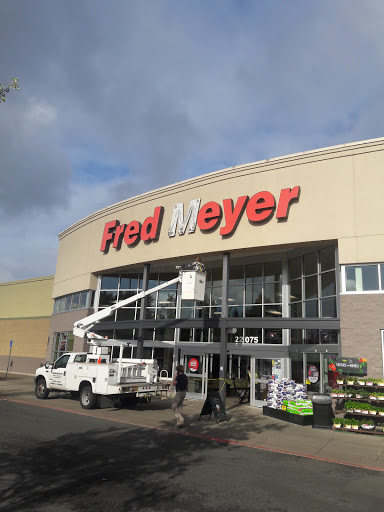 Grocery Store «Fred Meyer», reviews and photos, 22075 NW Imbrie Dr, Hillsboro, OR 97124, USA