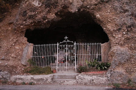 Santuario Madonna di Lourdese nella grotta SP92, 83050 Senerchia AV, Italia