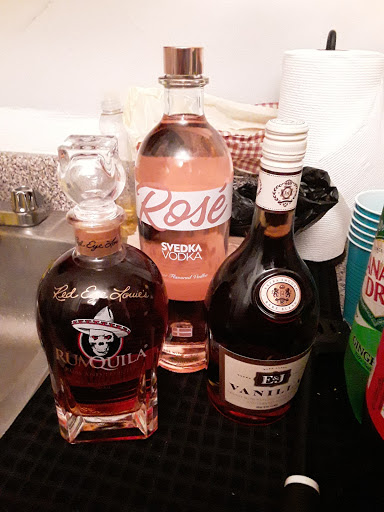 Liquor Store «North End Wine & Liquor Store», reviews and photos, 2509 Webster Ave, Bronx, NY 10458, USA