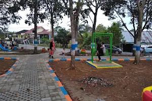 Taman Bermain Ruang Terbuka Hijau image