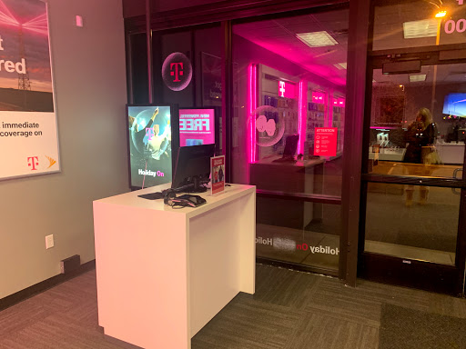 MetroPCS Authorized Dealer, 1516 Woodlane Dr, Woodbury, MN 55125, USA, 