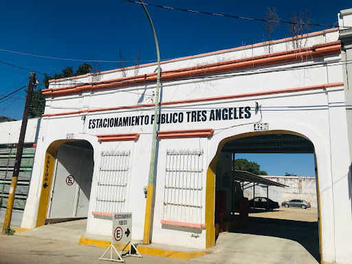 Estacionamiento Tres Ángeles