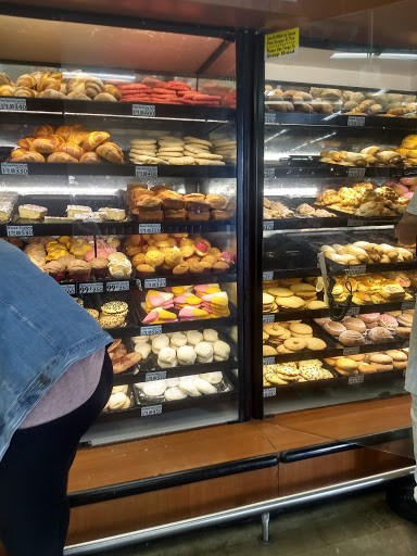 Supermarket «Vallarta Supermarkets», reviews and photos, 2705 S H St, Bakersfield, CA 93304, USA