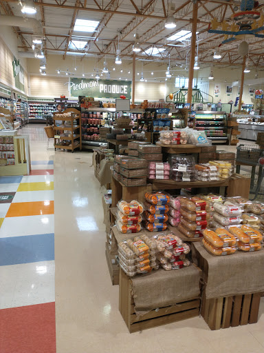 Grocery Store «Lowes Foods of Boone», reviews and photos, 267 New Market Centre, Boone, NC 28607, USA