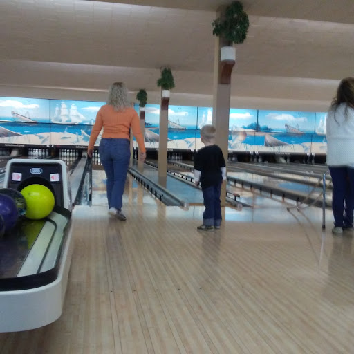 Bowling Alley «Lakeshore Lanes», reviews and photos, 31025 Jefferson Ave, St Clair Shores, MI 48082, USA