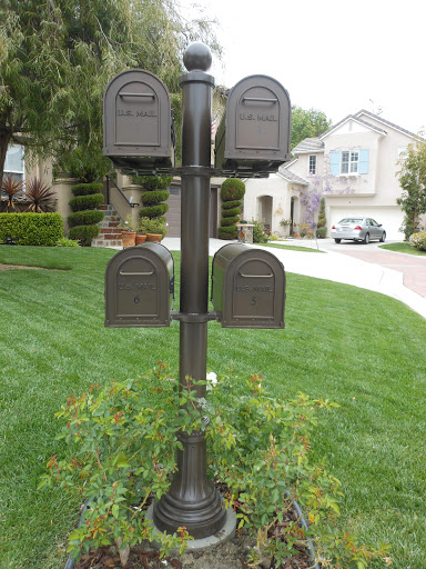 Mailboxes R US