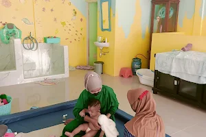 Dinda Mom Kids & baby spa Madiun image