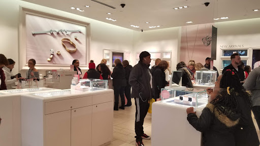 Jewelry Store «PANDORA Liberty Center», reviews and photos, 7571 Bales St, Liberty Township, OH 45069, USA