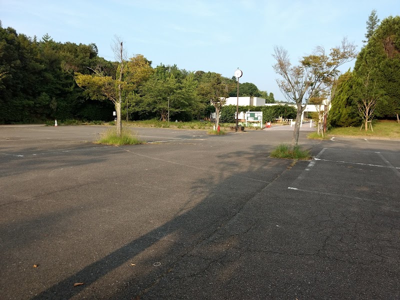 淡路市立香りの公園駐車場