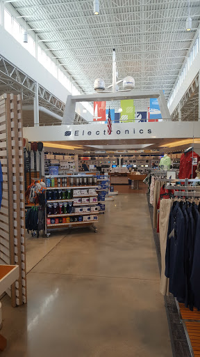 Marine Supply Store «West Marine», reviews and photos, 2401 S Andrews Ave, Fort Lauderdale, FL 33316, USA