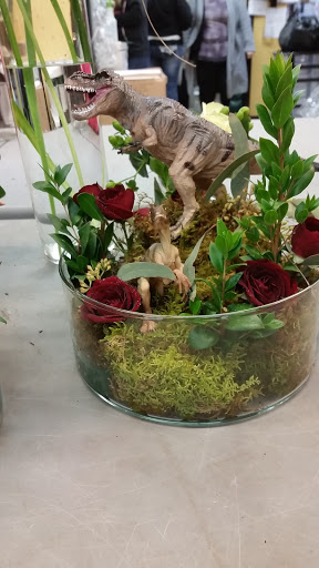 Florist «Flower Basket», reviews and photos, 302 N Lake St, Aurora, IL 60506, USA