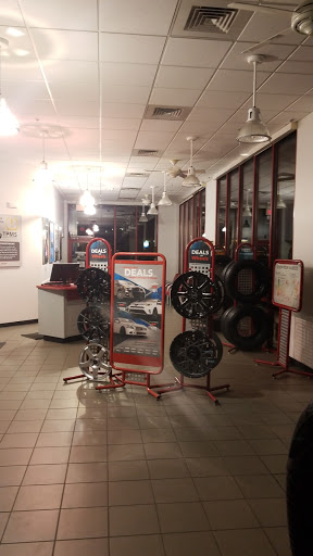 Tire Shop «Discount Tire Store - Littleton, CO», reviews and photos, 2307 W Belleview Ave, Littleton, CO 80120, USA