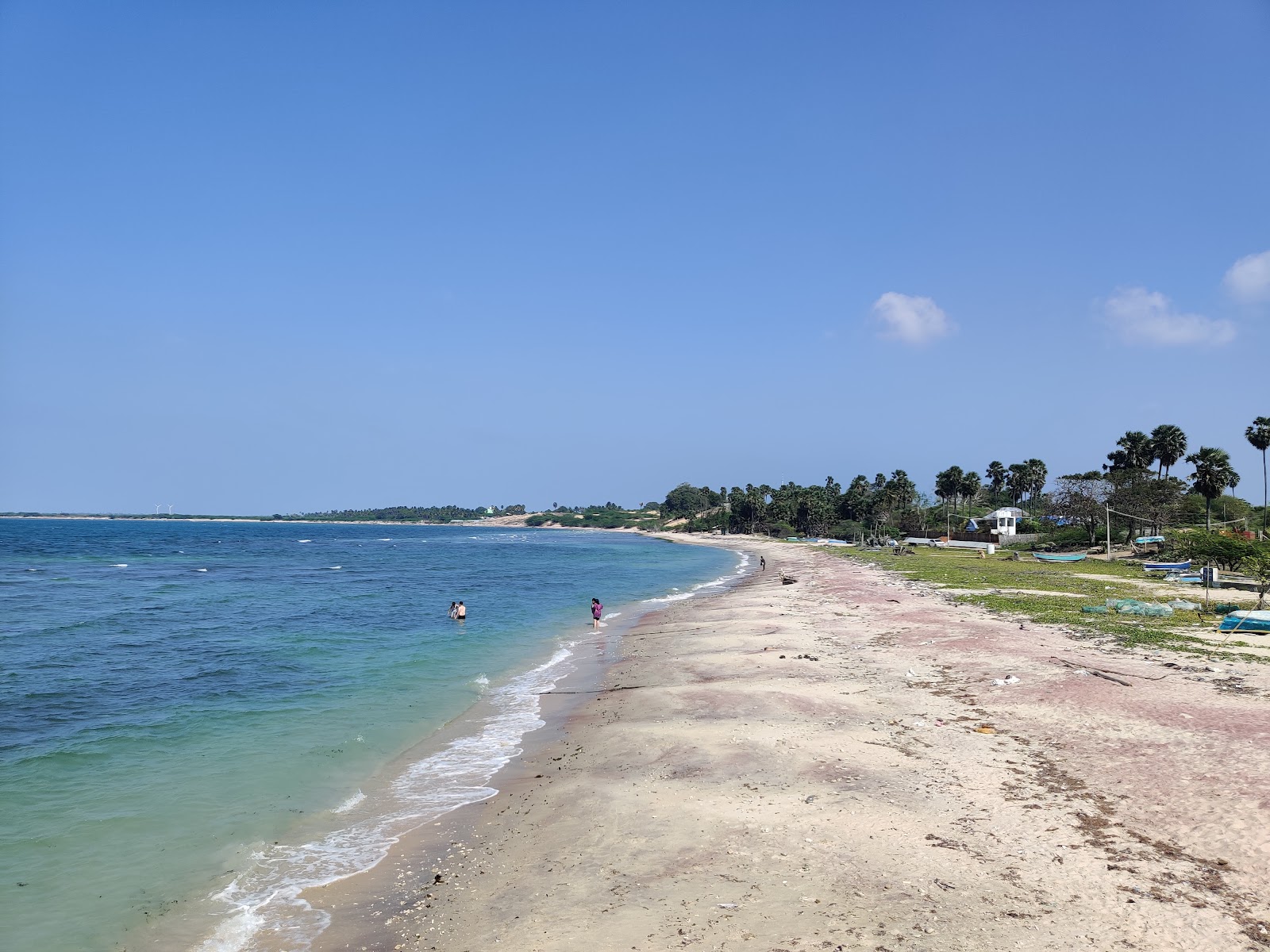 Φωτογραφία του Ocean Paradise Beach με φωτεινή άμμος επιφάνεια
