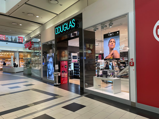 https://www.douglas.pl/Perfumeria/Radom/0090/0114/vst.html