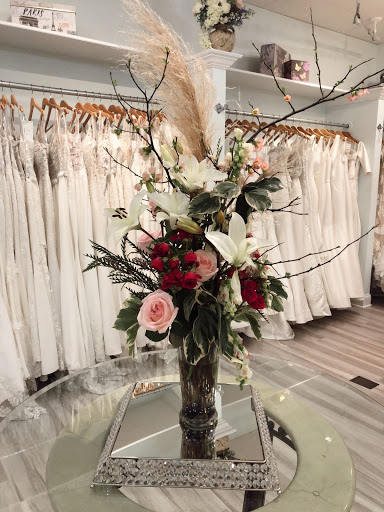 Bridal Shop «Le Bella Donna Bridal & Formal Shop», reviews and photos, 319 York Rd, Jenkintown, PA 19046, USA