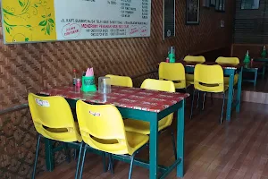 Rumah Makan Ayam Goreng Lunak Mbok Sarun image