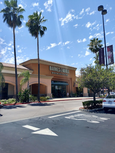 Book Store «Barnes & Noble», reviews and photos, 7849 N Blackstone Ave, Fresno, CA 93720, USA