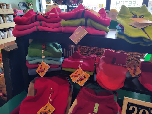 Pet Supply Store «Fetch Pet Supplies & Gifts», reviews and photos, 1332 E Republic Rd, Springfield, MO 65804, USA