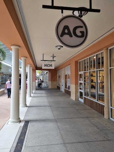 Shopping Mall «Orlando Vineland Premium Outlets», reviews and photos, 8200 Vineland Ave, Orlando, FL 32821, USA