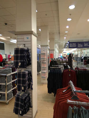 Reviews of Primark in Belfast - Clothing store