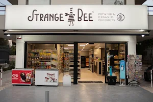 STRANGE BEE market & coffee image