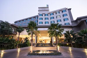 Grand Riverside Hotel, Phitsanulok (โรงแรมแกรนด์ริเวอร์ไซด์ พิษณุโลก) image