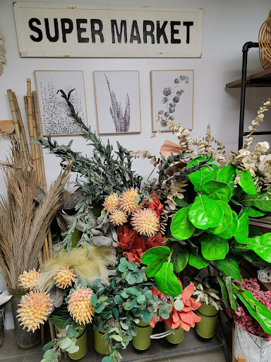 Coffee Shop «The Legendary Grind», reviews and photos, 108 S Main St, Middlebury, IN 46540, USA