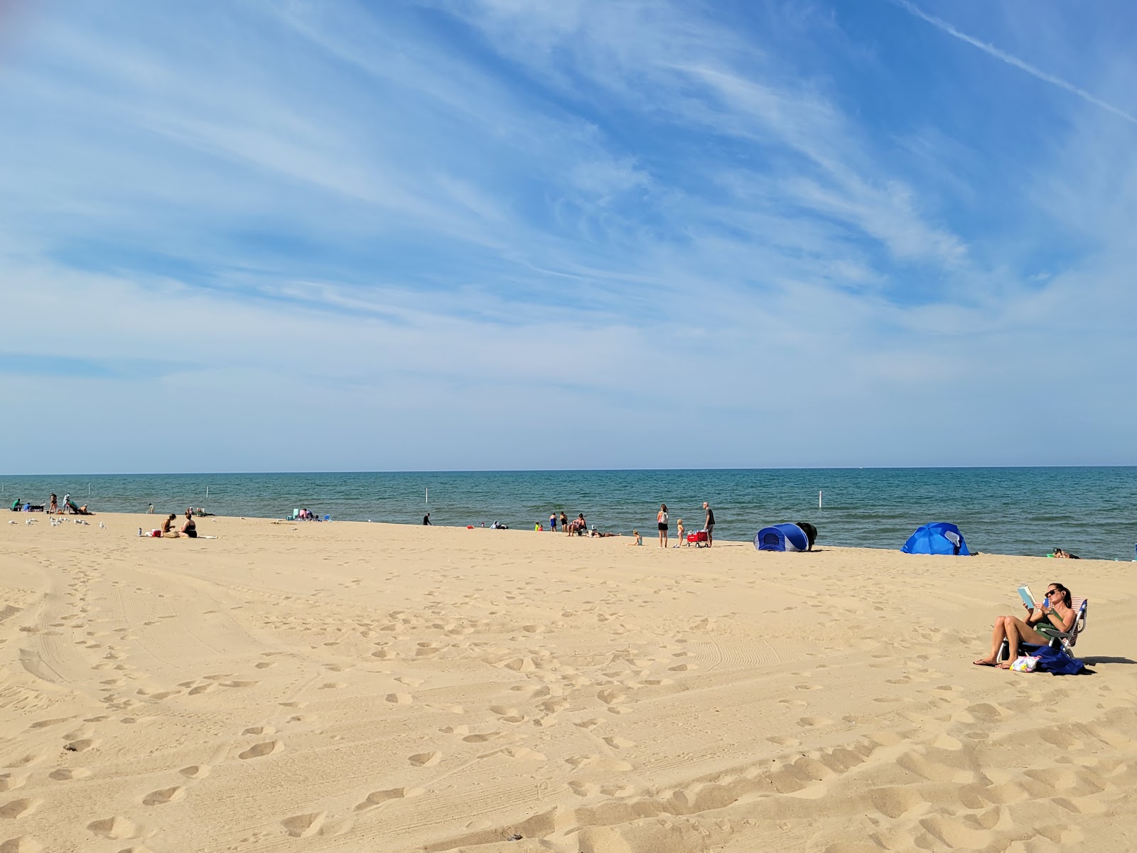 Foto de Oval Beach con recta y larga