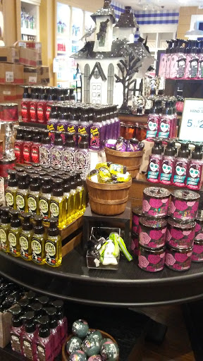 Beauty Supply Store «Bath & Body Works», reviews and photos, 34986 Midway Outlet Dr, Rehoboth Beach, DE 19971, USA