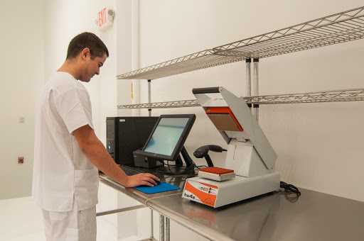 Dry Cleaner «Wooven Dry Cleaning and Wash & Fold», reviews and photos, 2300 W Copans Rd #3, Pompano Beach, FL 33069, USA