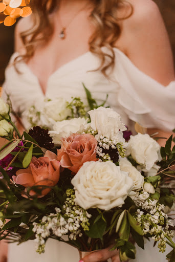 Florist «Petals & Stems Florist», reviews and photos, 13319 Montfort Dr, Dallas, TX 75240, USA