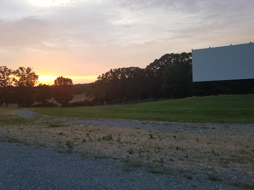 Drive-in Movie Theater «Birdsong Drive-In Theater», reviews and photos, 907 Shiloh Church Rd, Camden, TN 38320, USA
