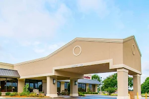 Clarion Inn & Suites Dothan South image